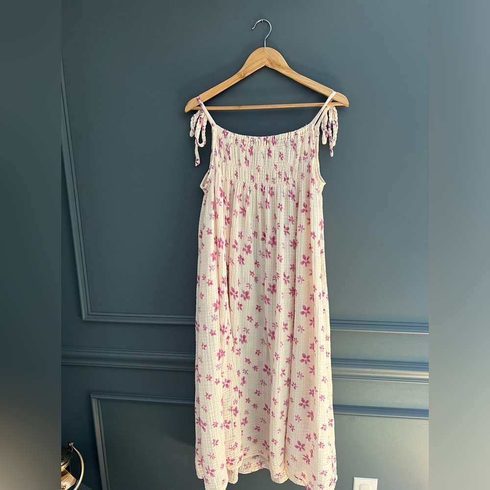 FREEPEOPLE flowy floral dress. Size small - Picture 3 of 3